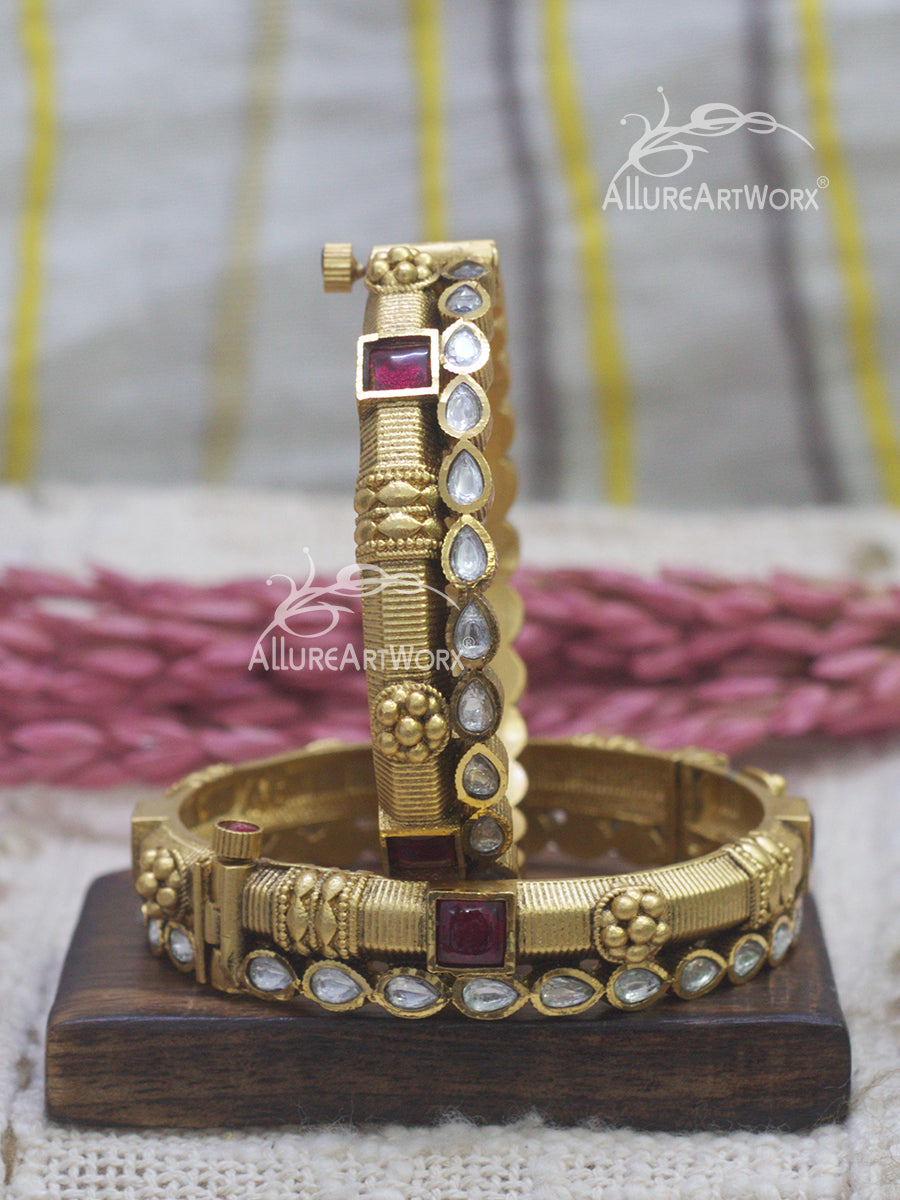 Trendy Bangles